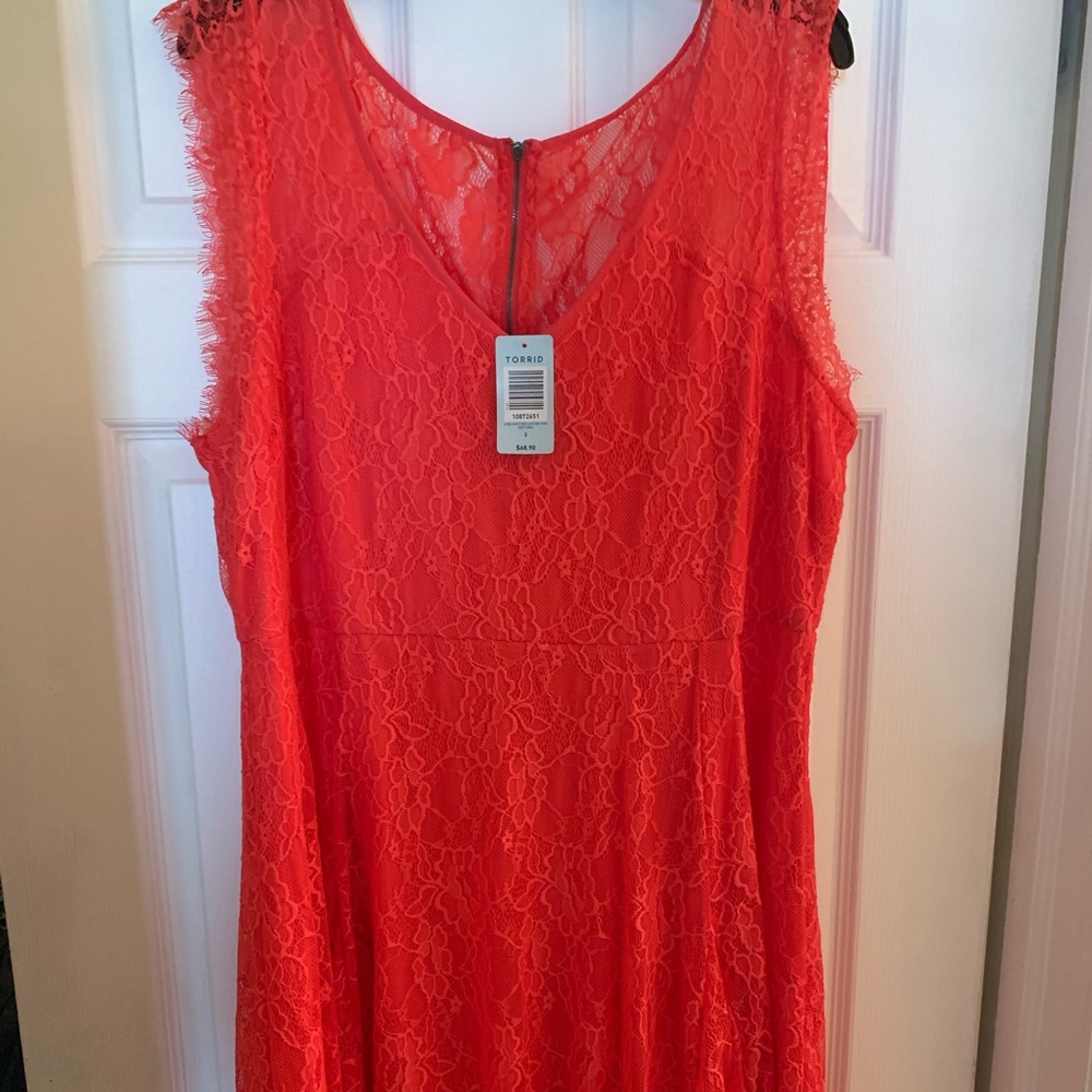 RED LACE DRESS - Picture 4 of 7